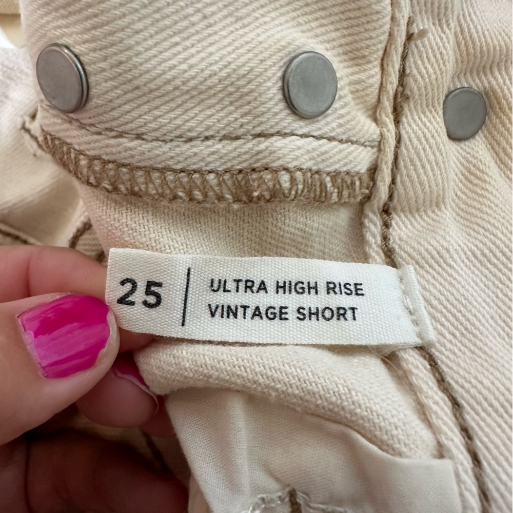 PacSun High Rise Daisy Embroidered Denim Shorts Cream Raw Hem Size 25 - Picture 10 of 11